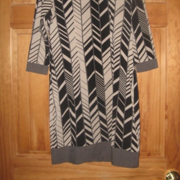 Robbie Bee Cream/Black Front Zip 3/4 Sleeve Dress - Picture 4 of 4